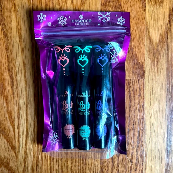 ❤️ NWT Lash Essence Princess Mascara - Picture 1 of 3